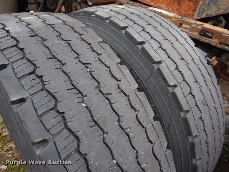 image for item DP8607 2007 Freightliner Columbia  semi truck