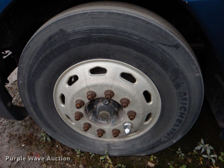 image for item DP8607 2007 Freightliner Columbia  semi truck