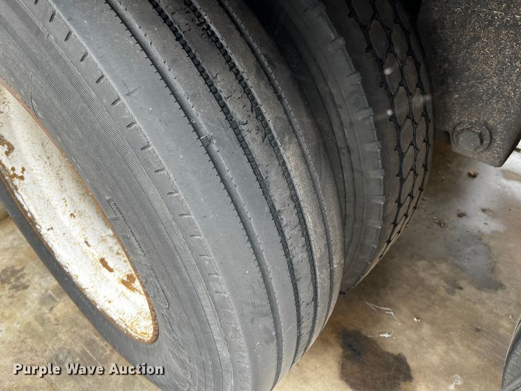 image for item DQ1924 1999 Wabash  dry van trailer