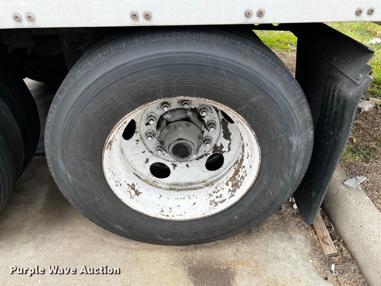 image for item DQ1924 1999 Wabash  dry van trailer