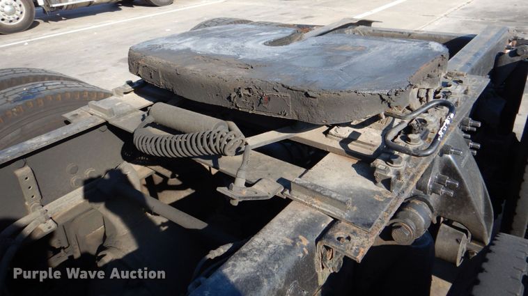 image for item DR2045 2014 Freightliner Cascadia  semi truck