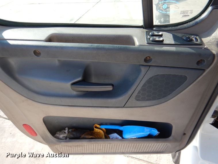 image for item DR2045 2014 Freightliner Cascadia  semi truck