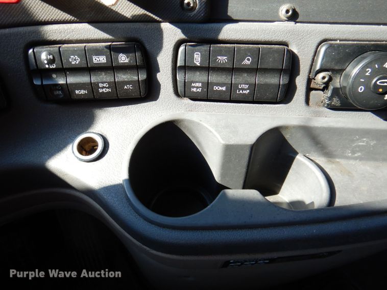 image for item DR2045 2014 Freightliner Cascadia  semi truck