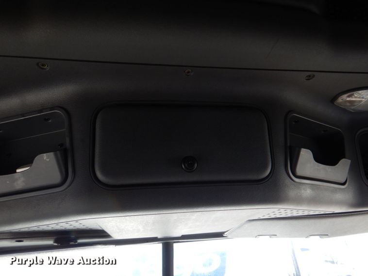 image for item DR2045 2014 Freightliner Cascadia  semi truck