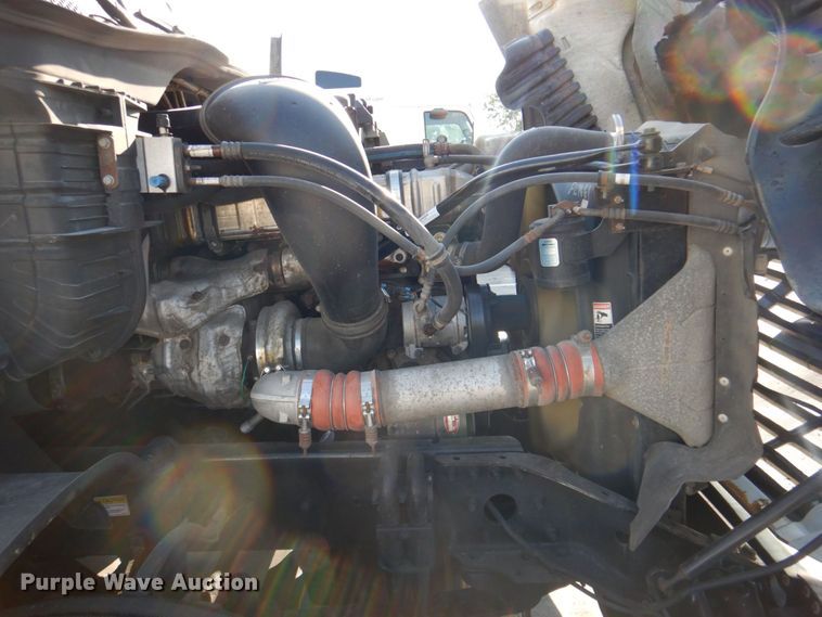 image for item DR2045 2014 Freightliner Cascadia  semi truck