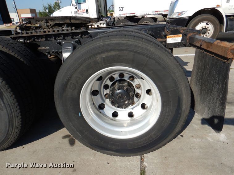 image for item DR2045 2014 Freightliner Cascadia  semi truck