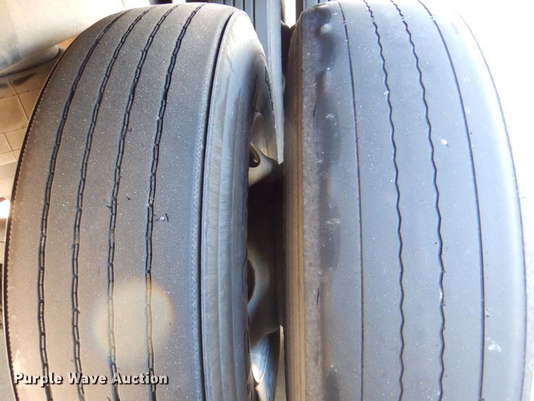 image for item DR2046 2005 Wabash  dry van trailer