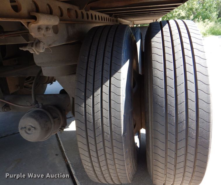 image for item DR2046 2005 Wabash  dry van trailer