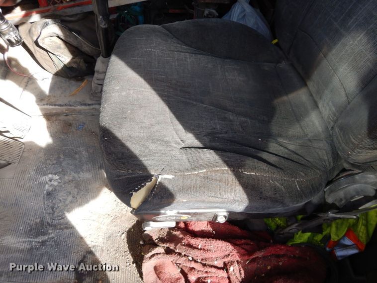 image for item DS1531 1993 Peterbilt 357  roll-off container truck