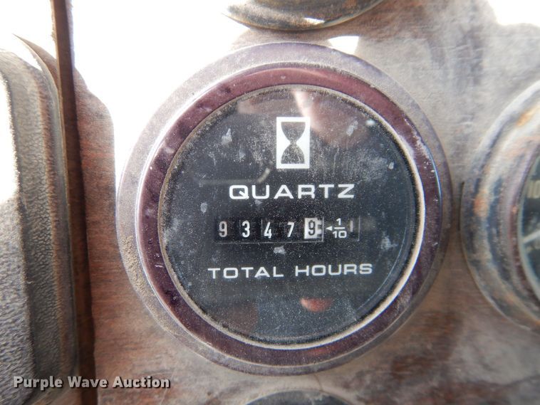 image for item DS1531 1993 Peterbilt 357  roll-off container truck