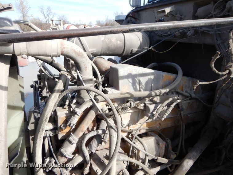 image for item DS1531 1993 Peterbilt 357  roll-off container truck