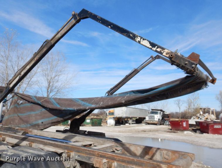 image for item DS1531 1993 Peterbilt 357  roll-off container truck