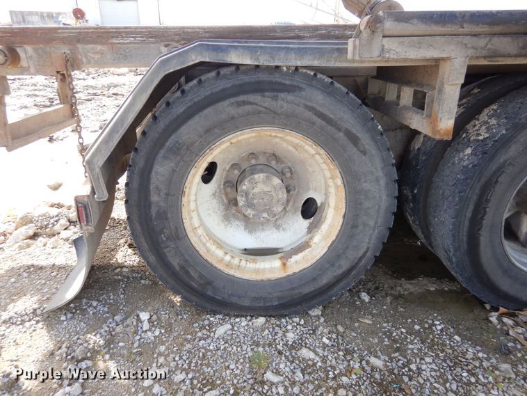 image for item DS1531 1993 Peterbilt 357  roll-off container truck