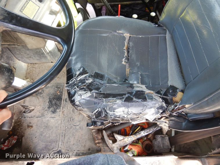 image for item DS1532 1991 Mack DM690S  roll-off container truck