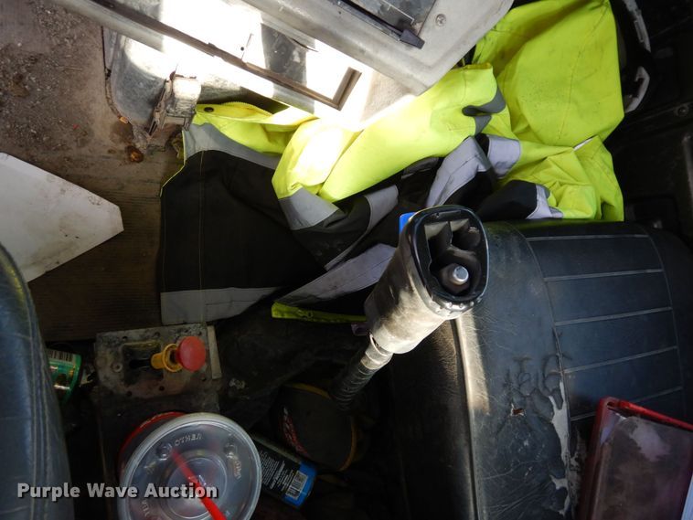 image for item DS1532 1991 Mack DM690S  roll-off container truck