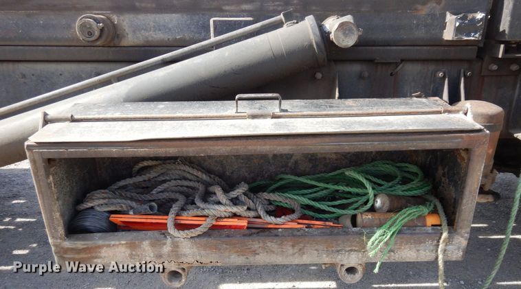 image for item DS1532 1991 Mack DM690S  roll-off container truck