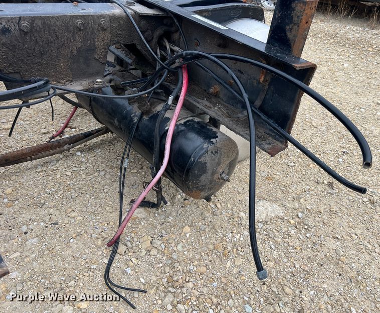 image for item JU9716 Peterbilt  truck chassis