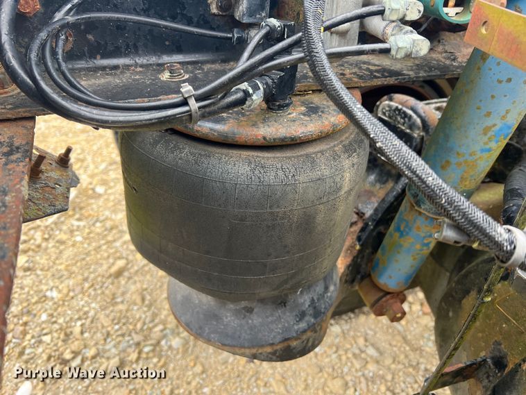 image for item JU9716 Peterbilt  truck chassis