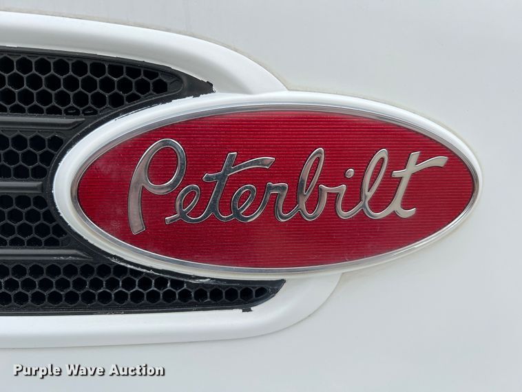 image for item JU9726 2008 Peterbilt 335  rollback truck