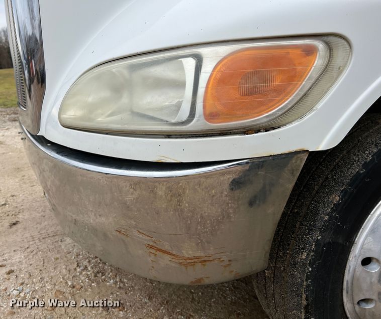 image for item JU9726 2008 Peterbilt 335  rollback truck