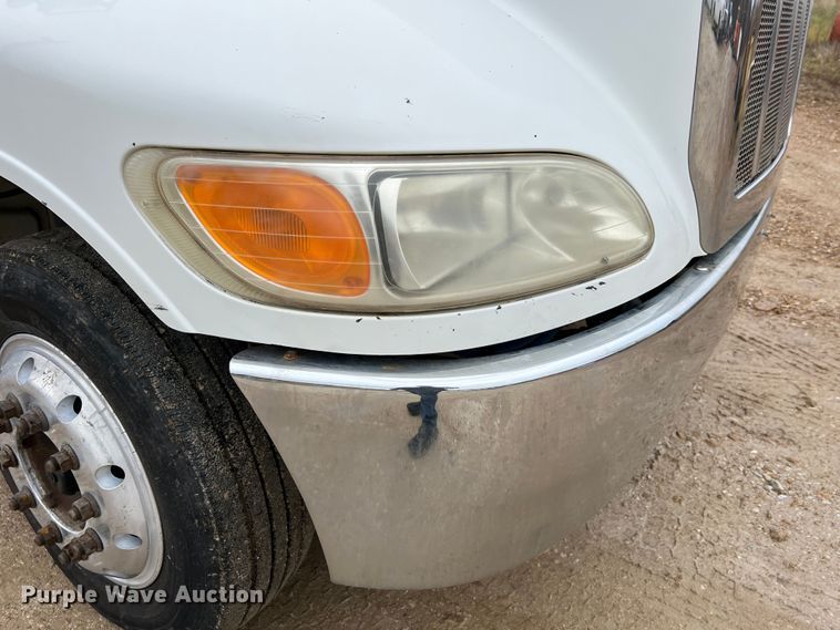 image for item JU9726 2008 Peterbilt 335  rollback truck