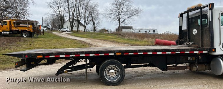 image for item JU9726 2008 Peterbilt 335  rollback truck