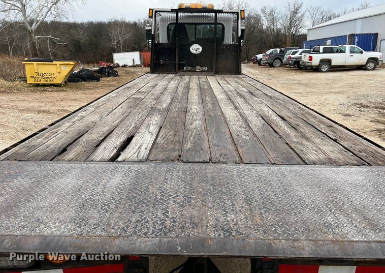 image for item JU9726 2008 Peterbilt 335  rollback truck