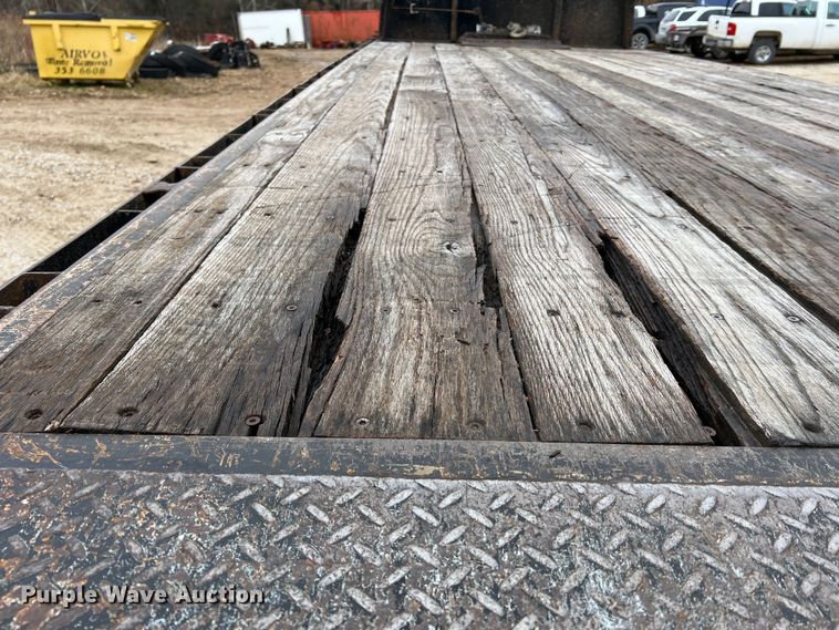 image for item JU9726 2008 Peterbilt 335  rollback truck