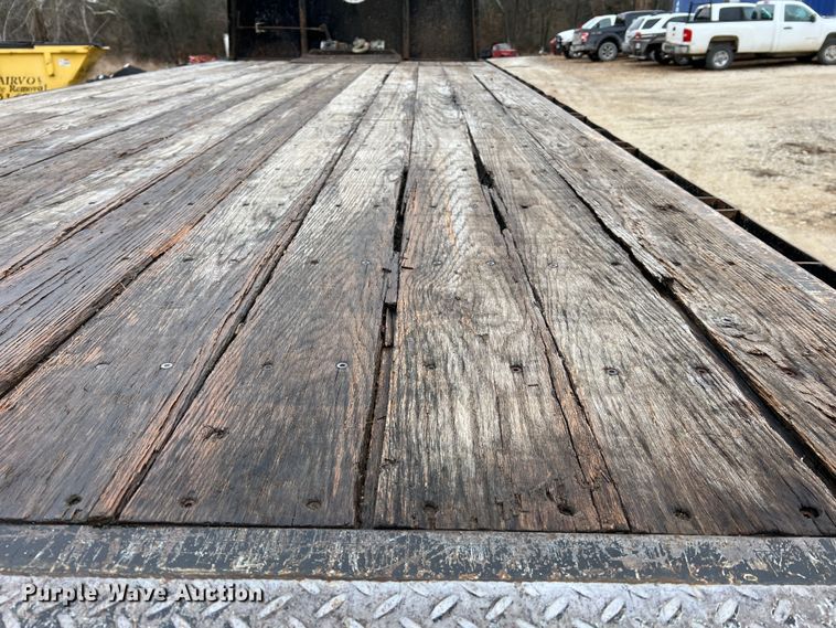 image for item JU9726 2008 Peterbilt 335  rollback truck