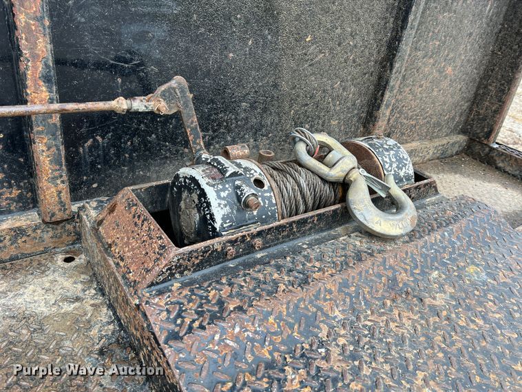 image for item JU9726 2008 Peterbilt 335  rollback truck