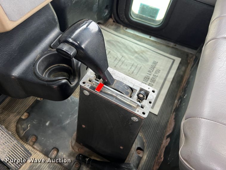 image for item JU9726 2008 Peterbilt 335  rollback truck