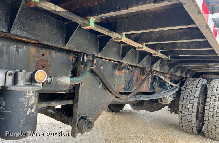 image for item JU9726 2008 Peterbilt 335  rollback truck