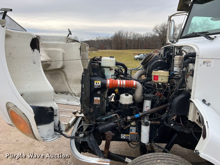 image for item JU9726 2008 Peterbilt 335  rollback truck