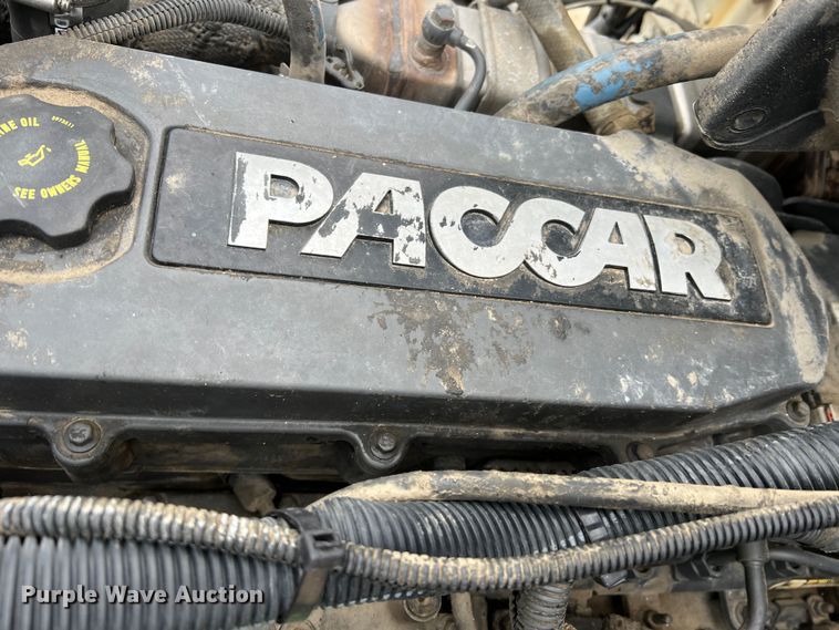 image for item JU9726 2008 Peterbilt 335  rollback truck