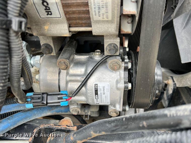 image for item JU9726 2008 Peterbilt 335  rollback truck