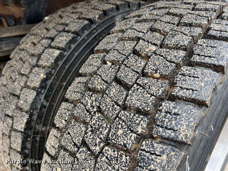 image for item JU9726 2008 Peterbilt 335  rollback truck