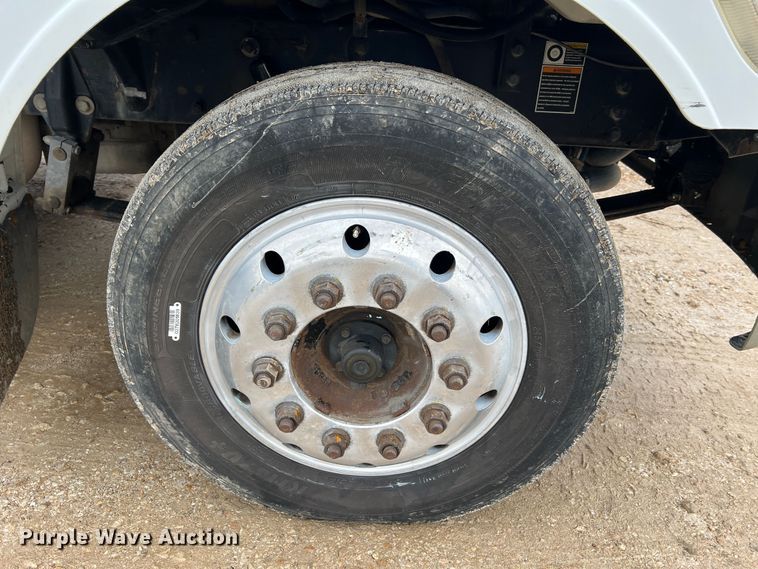 image for item JU9726 2008 Peterbilt 335  rollback truck