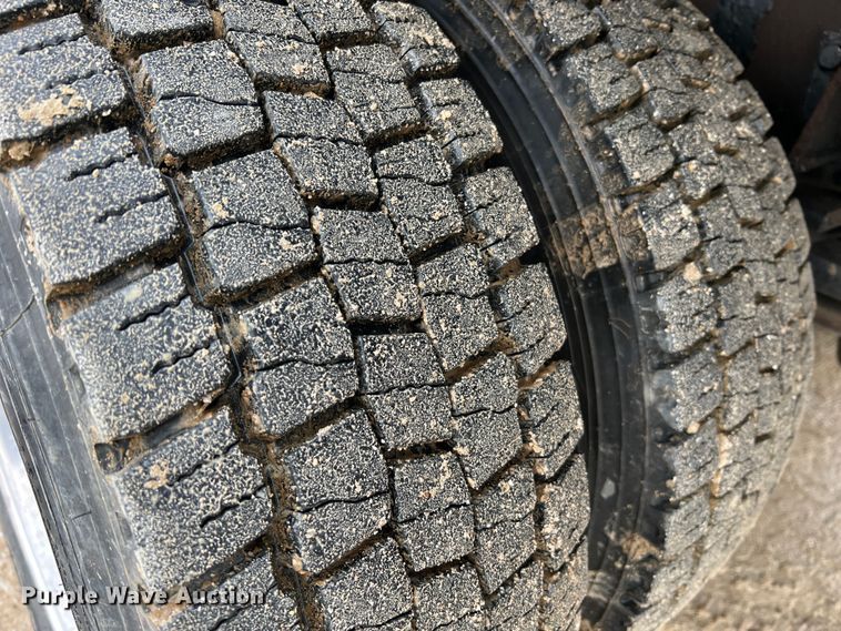 image for item JU9726 2008 Peterbilt 335  rollback truck