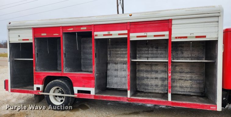 image for item KT9516 2000 International 4900  delivery truck