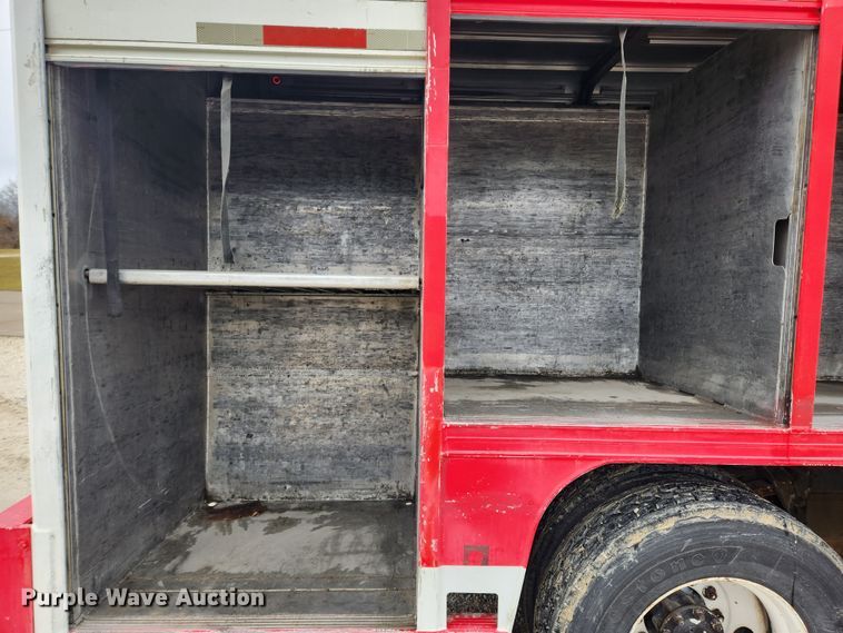 image for item KT9516 2000 International 4900  delivery truck