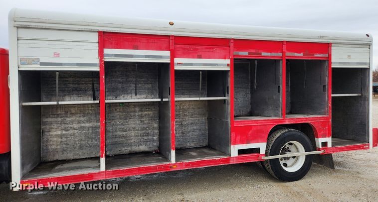 image for item KT9516 2000 International 4900  delivery truck