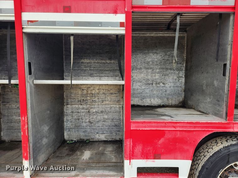 image for item KT9516 2000 International 4900  delivery truck