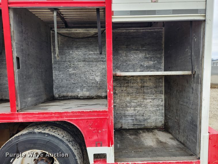 image for item KT9516 2000 International 4900  delivery truck