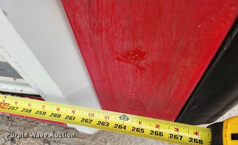 image for item KT9516 2000 International 4900  delivery truck