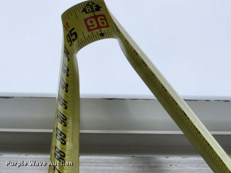 image for item KT9516 2000 International 4900  delivery truck