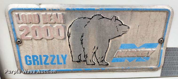 image for item KT9516 2000 International 4900  delivery truck