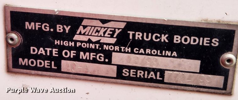 image for item KT9516 2000 International 4900  delivery truck