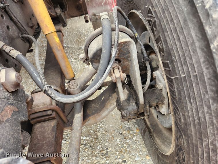 image for item KT9516 2000 International 4900  delivery truck