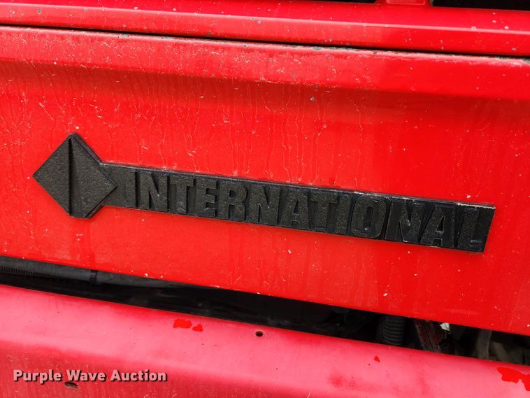 image for item KT9516 2000 International 4900  delivery truck