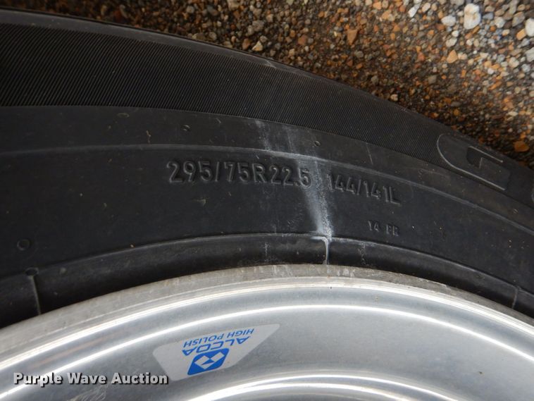 image for item LT9014 2022 Utility  refrigerated van trailer